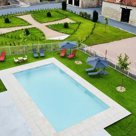 Holiday home Chateau De La Mothe - Gite Guillaume De Beaujeu *